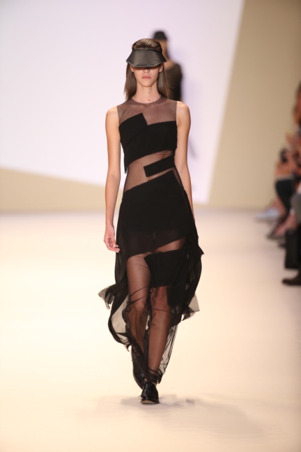 akris-paris-fashion-week-spring-summer-2015-runway-17