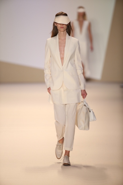 akris-paris-fashion-week-spring-summer-2015-runway-25