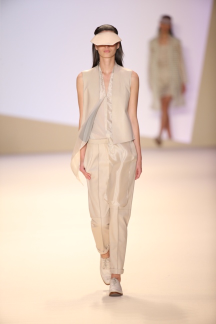 akris-paris-fashion-week-spring-summer-2015-runway-42