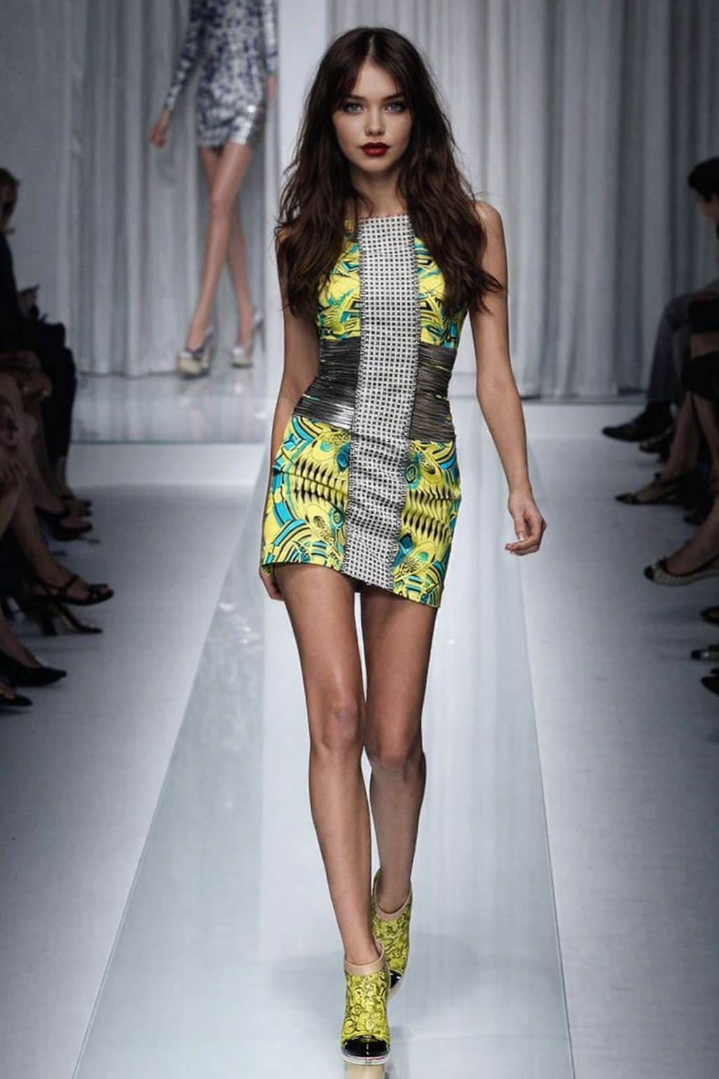 amanda-at-atelier-versace-1-2