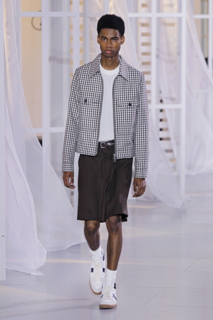 ami-alexandre-mattiussi-paris-mens-ss-17-14