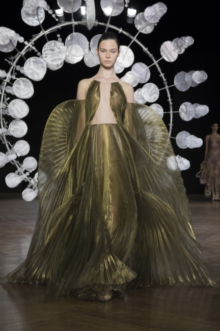 iris-van-herpen-aw1920-look-13