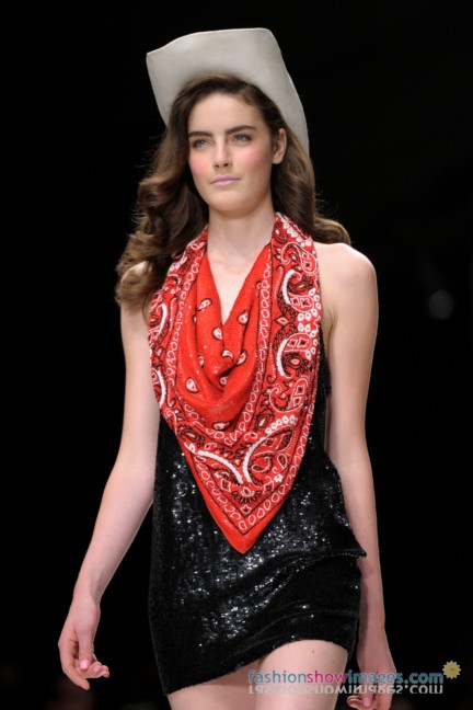 jack_hardy_lfw2010_dsc6001