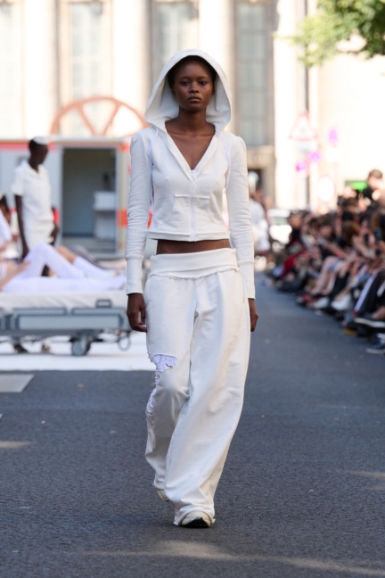 platte-x-clara-colette-miramon_ss26_look001_by_-james-cochrane_for_bfw_press