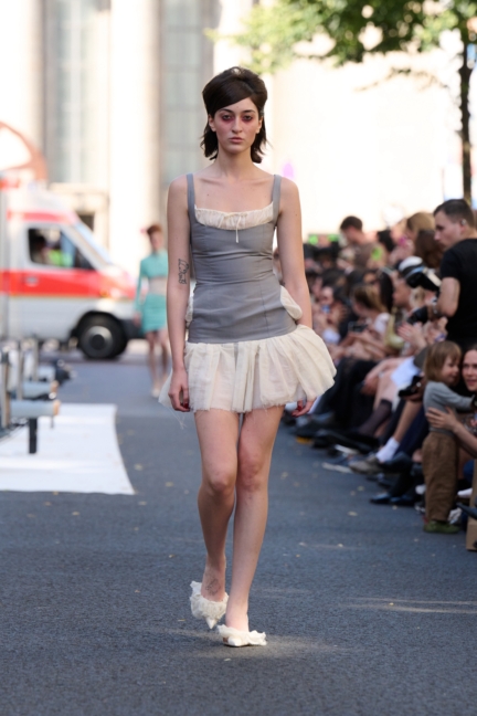 platte-x-clara-colette-miramon_ss26_look011_by_-james-cochrane_for_bfw_press
