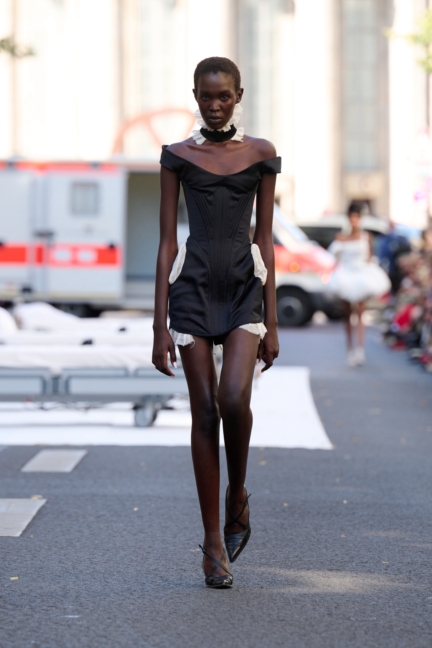 platte-x-clara-colette-miramon_ss26_look019_by_-james-cochrane_for_bfw_press