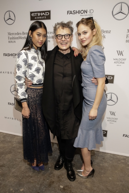 aw-2017_fashion-week-berlin_de_0082_anuthida-ploypetch-rolf-scheider-elena-carriere_69417