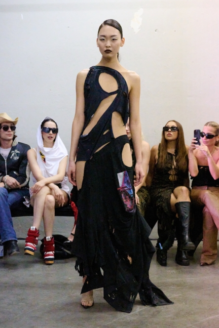 laura-gerte_ss26_look001_by_-james-cochrane_for_bfw_press