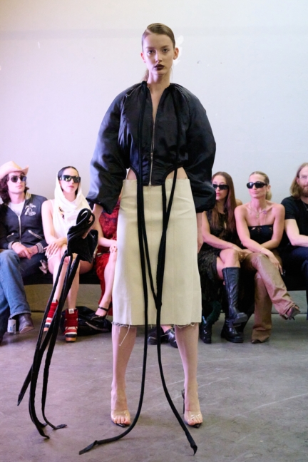 laura-gerte_ss26_look005_by_-james-cochrane_for_bfw_press