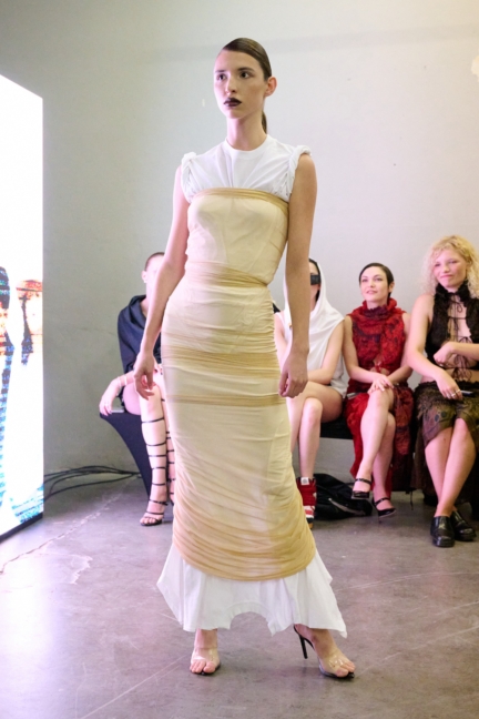 laura-gerte_ss26_look014_by_-james-cochrane_for_bfw_press