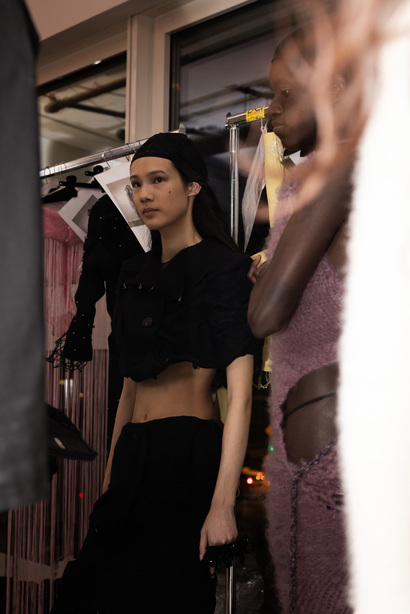 lou_de_betoly_aw24_backstage1_by_caroline_kynast_for_bfw_v9a9543