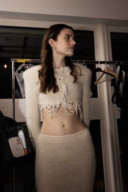 lou_de_betoly_aw24_backstage1_by_caroline_kynast_for_bfw_v9a9558