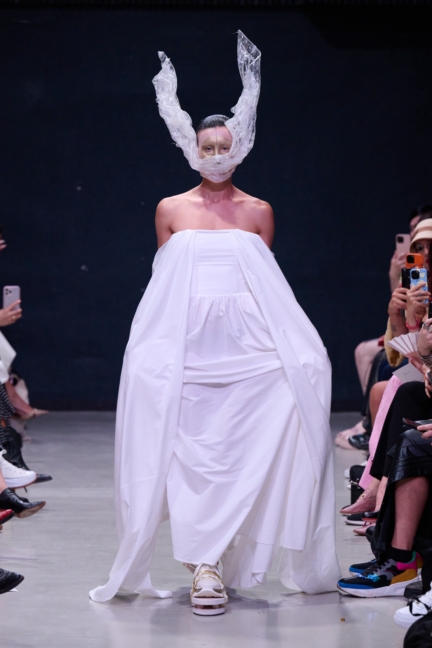 rebekka-ruetz_ss26_look001_by_-james-cochrane_for_bfw_press