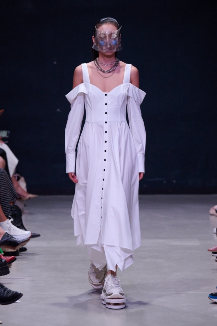 rebekka-ruetz_ss26_look003_by_-james-cochrane_for_bfw_press