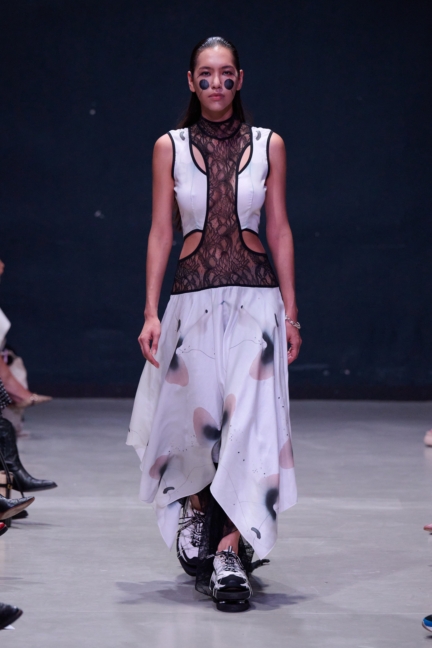 rebekka-ruetz_ss26_look004_by_-james-cochrane_for_bfw_press