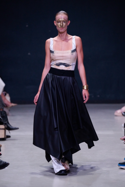 rebekka-ruetz_ss26_look011_by_-james-cochrane_for_bfw_press