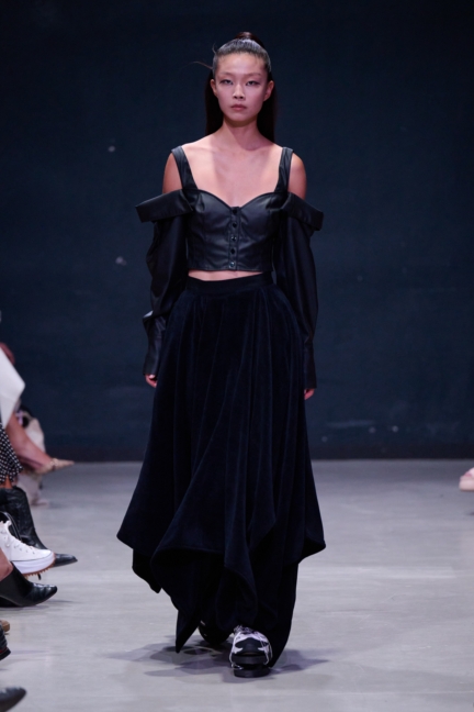 rebekka-ruetz_ss26_look025_by_-james-cochrane_for_bfw_press