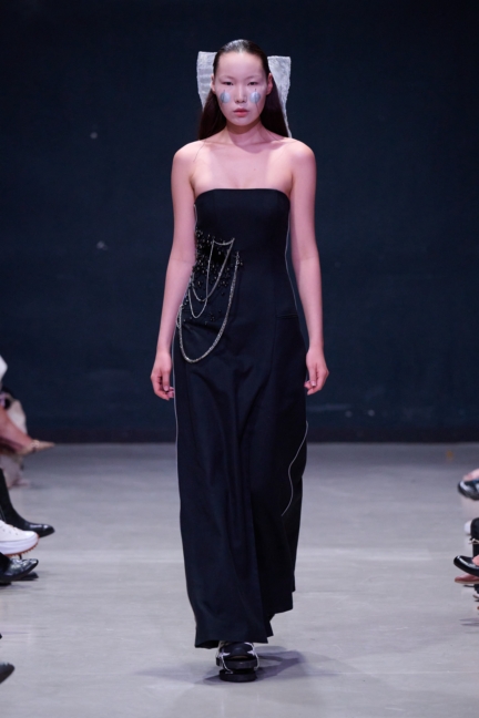 rebekka-ruetz_ss26_look031_by_-james-cochrane_for_bfw_press
