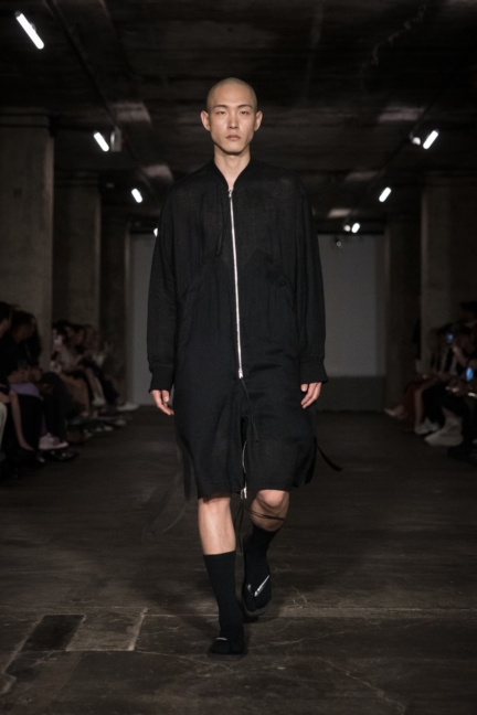 viktoranisimov_ss26_runway1_by_pascalrohe_for_bfw11