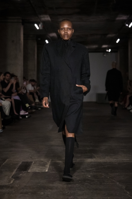 viktoranisimov_ss26_runway1_by_pascalrohe_for_bfw12