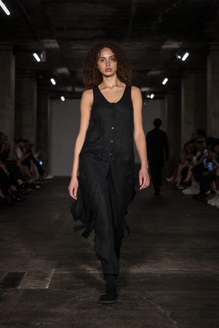 viktoranisimov_ss26_runway1_by_pascalrohe_for_bfw22