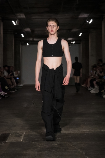 viktoranisimov_ss26_runway1_by_pascalrohe_for_bfw29