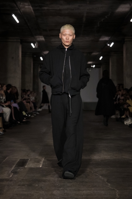viktoranisimov_ss26_runway1_by_pascalrohe_for_bfw3