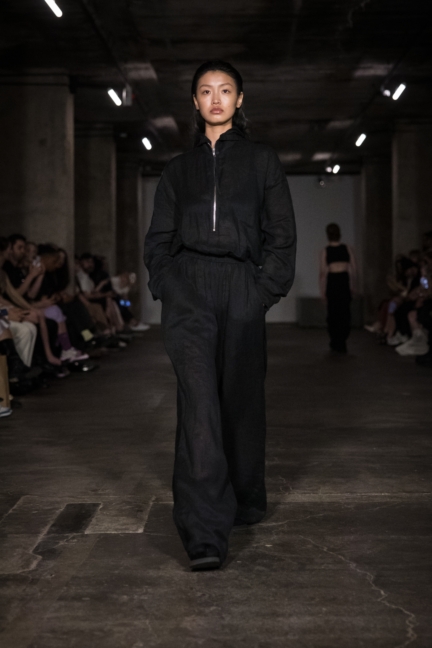 viktoranisimov_ss26_runway1_by_pascalrohe_for_bfw30