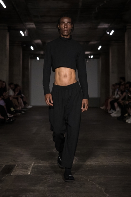 viktoranisimov_ss26_runway1_by_pascalrohe_for_bfw33