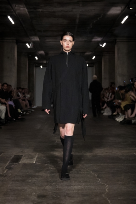 viktoranisimov_ss26_runway1_by_pascalrohe_for_bfw4