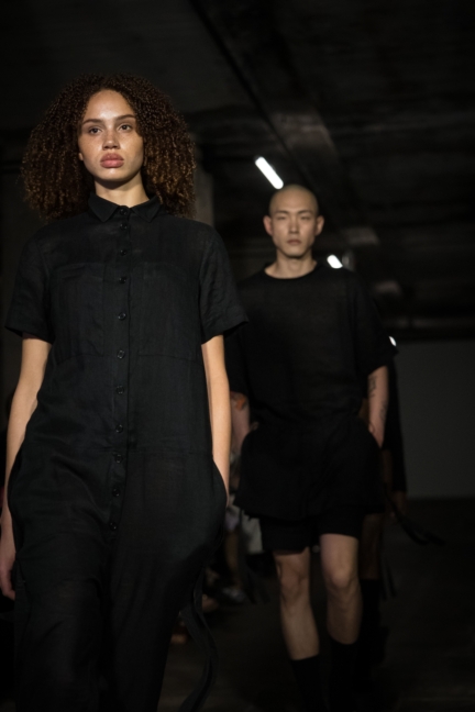 viktoranisimov_ss26_runway1_by_pascalrohe_for_bfw42