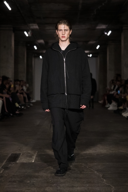 viktoranisimov_ss26_runway1_by_pascalrohe_for_bfw5