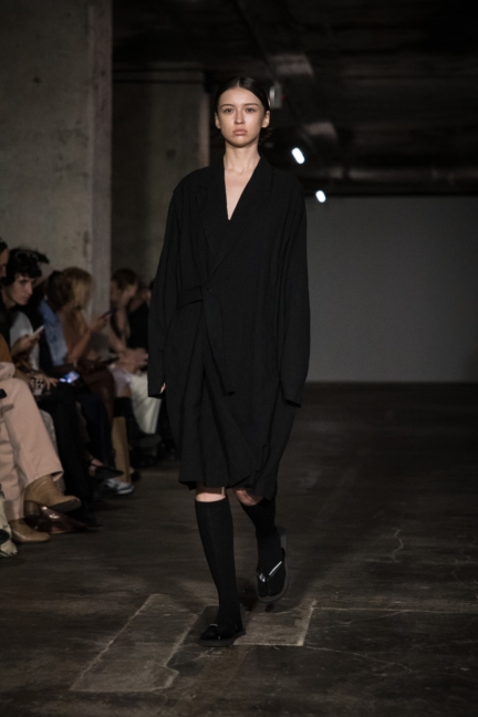 viktoranisimov_ss26_runway1_by_pascalrohe_for_bfw8