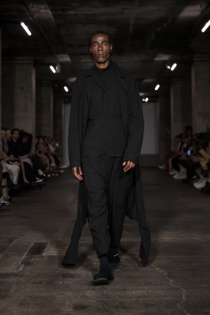viktoranisimov_ss26_runway1_by_pascalrohe_for_bfw9