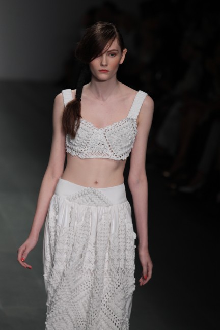 bora-aksu-london-fashion-week-spring-summer-2015-11