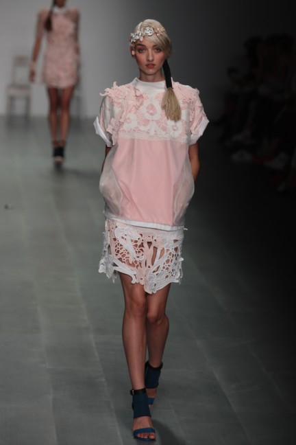 bora-aksu-london-fashion-week-spring-summer-2015-28