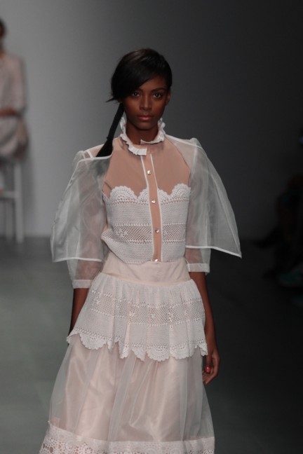 bora-aksu-london-fashion-week-spring-summer-2015-5