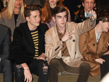 brooklyn-beckham-and-gabriel-kane-day-lewis-on-the-front-row-at-the-burberry-menswear-january-2016-show