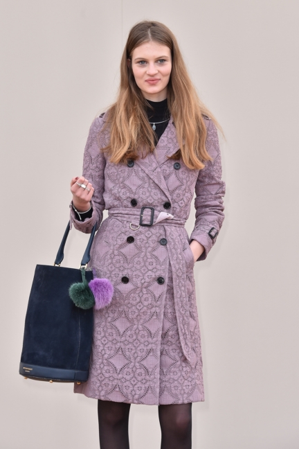 florence-kosky-wearing-burberry-at-the-burberry-menswear-january-2016-show