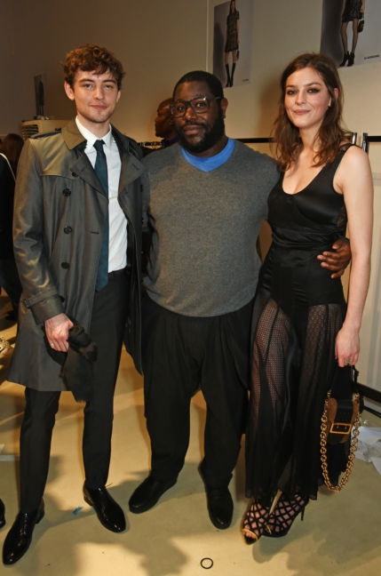 josh-whitehouse-steve-mcqueen-and-amber-anderson-backstage-at-the-burberry-menswear-january-2016-show