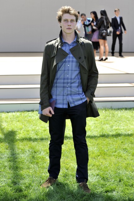 george-mackay-wearing-burberry-at-the-burberry-prorsum-menswear-spring-summer-2015-show