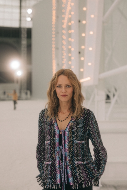 05_vanessa_paradis_chanel_ss21_rtw_show_5