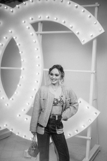 09_lily_rose_depp_chanel_ss21_rtw_show_2