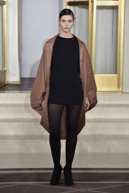 veronica-b-vallenes-mercedes-benz-fashion-week-autumn-winter-2015-7