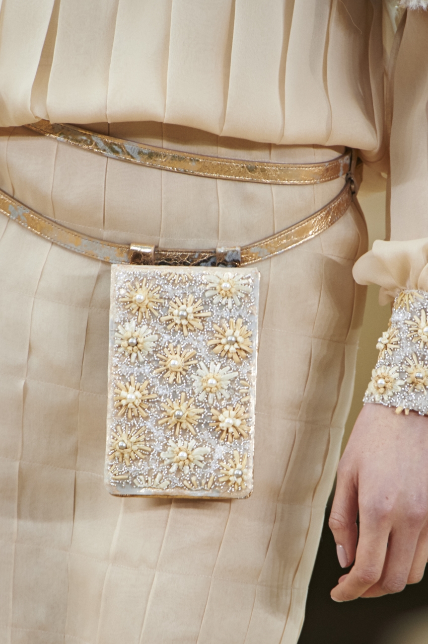 chanel-haute-couture-spring-summer-2016-details-17