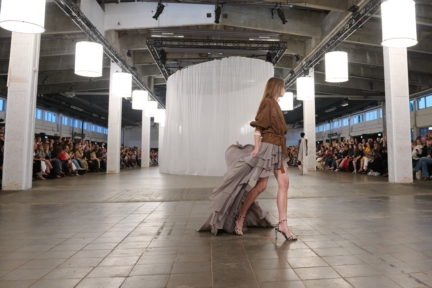 ss26-copenhagen-fashion-week-rotate-runway-4x5-james-cochrane-49