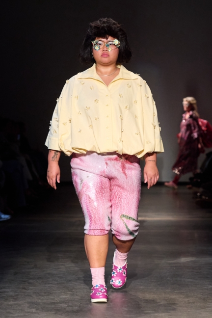 ss26-copenhagen-fashion-week-the-royal-danish-academy-runway-2x3-james-cochrane-19