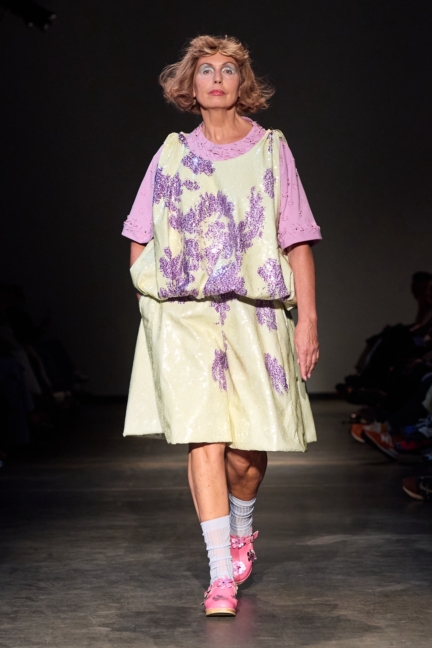 ss26-copenhagen-fashion-week-the-royal-danish-academy-runway-2x3-james-cochrane-23