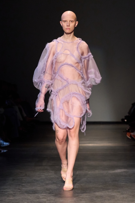 ss26-copenhagen-fashion-week-the-royal-danish-academy-runway-2x3-james-cochrane-29