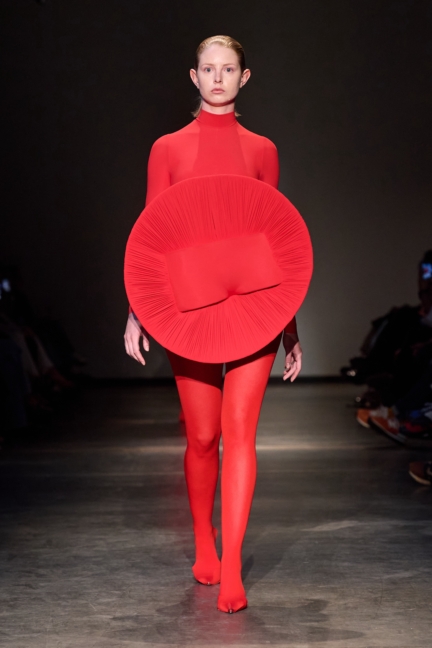 ss26-copenhagen-fashion-week-the-royal-danish-academy-runway-2x3-james-cochrane-32